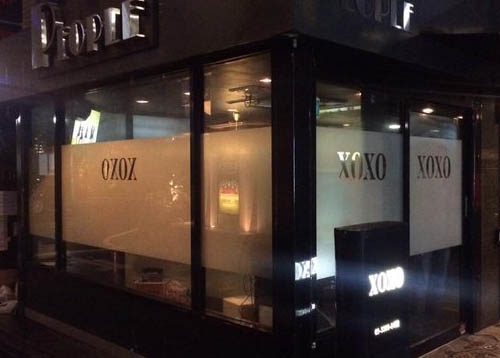 新宿 歌舞伎町 カラオケ&ダーツバー XOXO ジョジョ