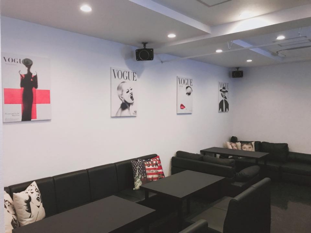 ダイニングBAR RIANA