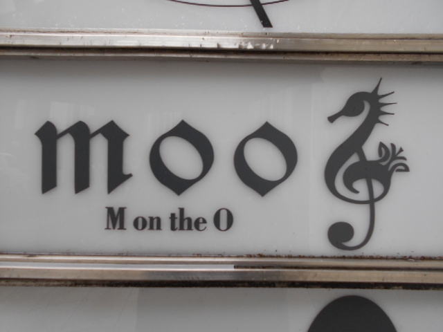 ミュージックバー moo