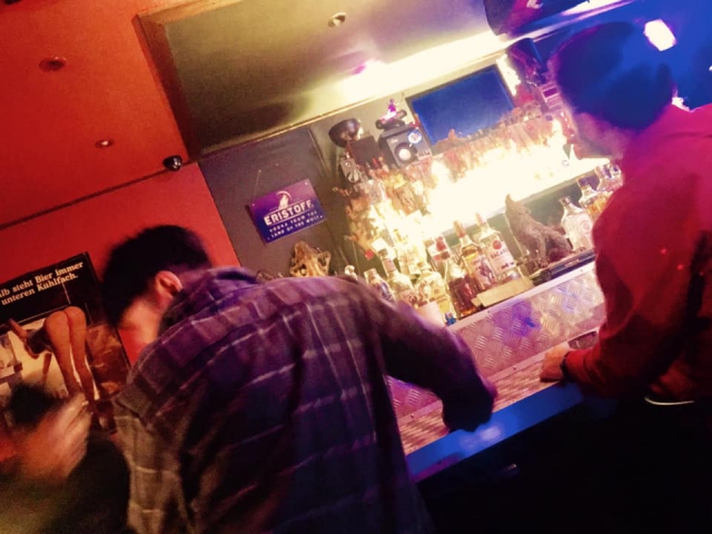 Restaurant Bar 狼-Row-