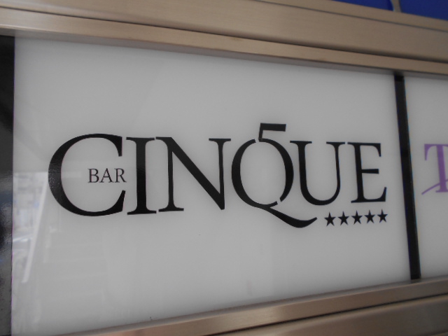 六本木 バー CINQUE