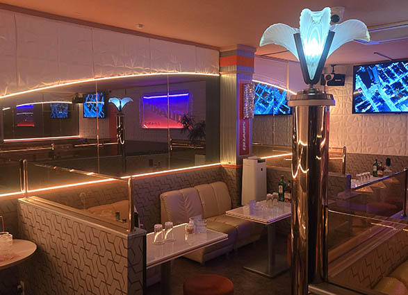 Lounge QUARIS (クオリス)