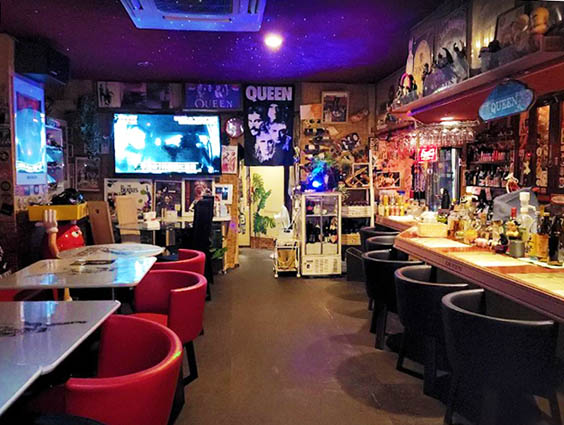 那覇 ミュージックバー クィーン music Bar QUEEN